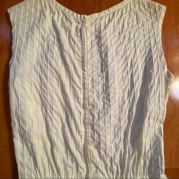 1960’s vintage peekaboo eyelet pleated shirtwaist - Picture 4 of 5